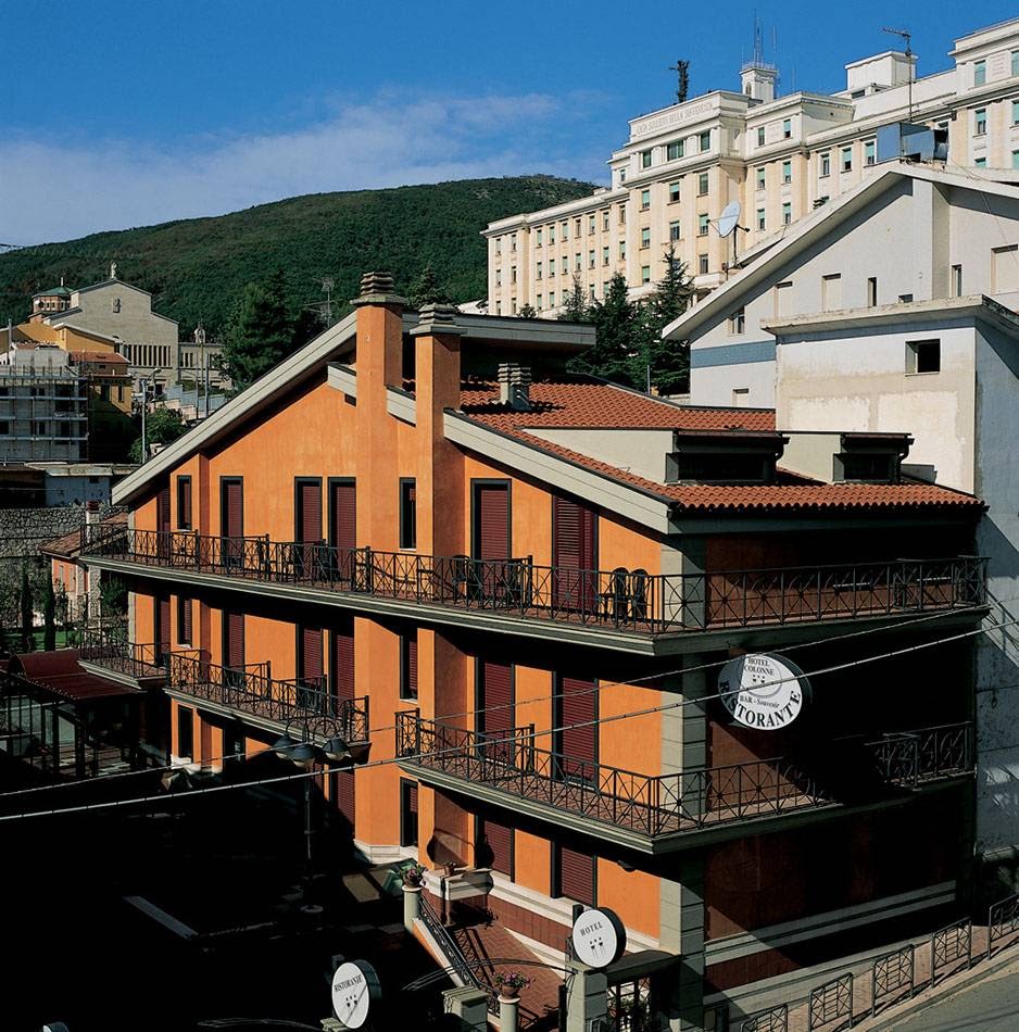 HOTEL COLONNE