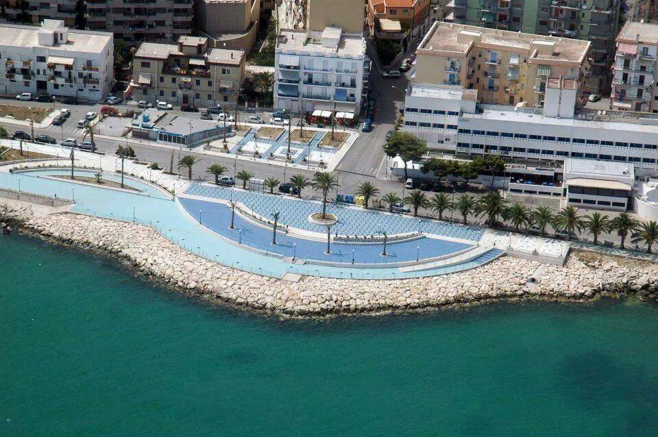 UNA ROTONDA SUL MARE B&B